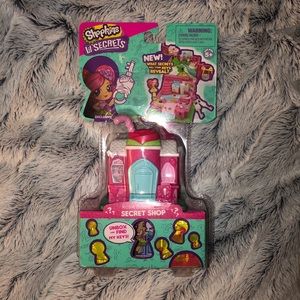 Shopkins Lil' Secrets Rosie Bloom Cafe Secret Shop